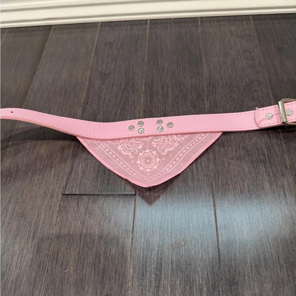 NWOT Female Dog Pet Stylish Pink Bandana Dog Collar for Medium to Large Dog